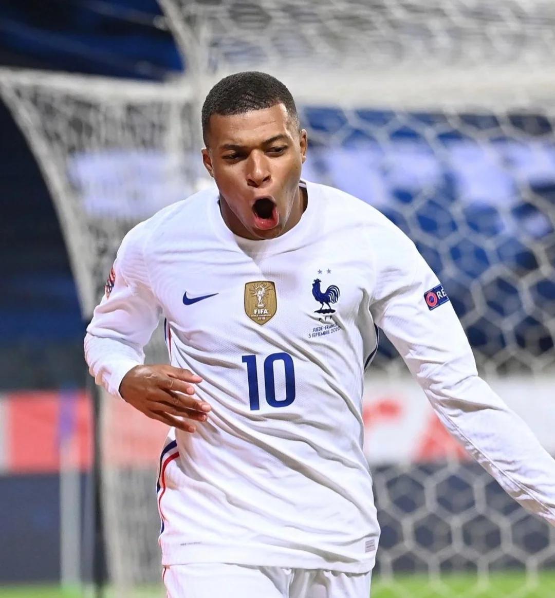 曼联球探部门两轮裁员至80人，调整人才发掘策略