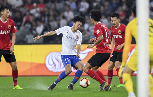 卢克·肖对曼联为其办300场仪式感到尴尬，不确定是否必要