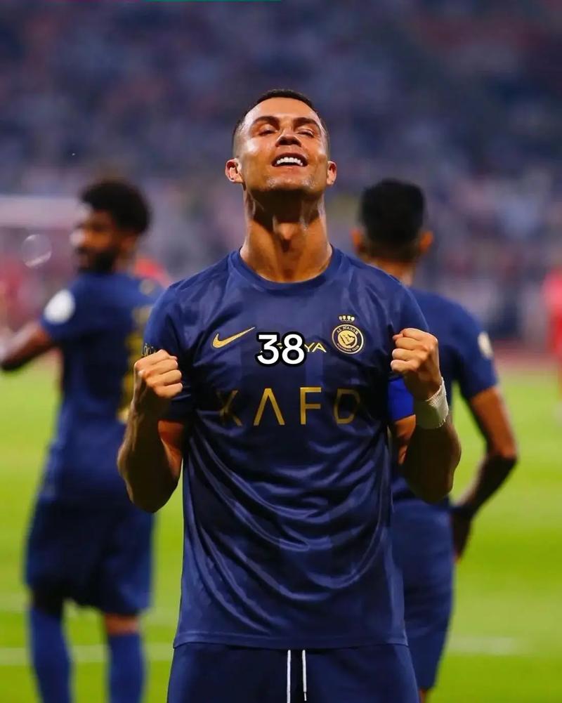 C罗：国家队没有谁是不可撼动的；球迷嘘我会帮我队友减轻压力